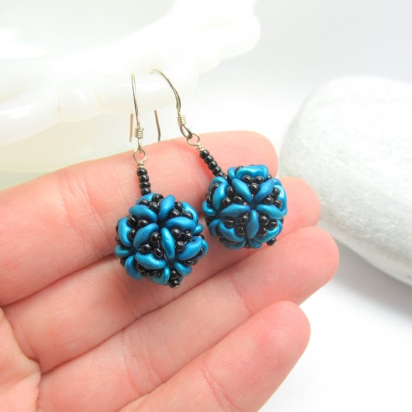 Blue and black beaded Bead earrings - Picture 1 of 9
